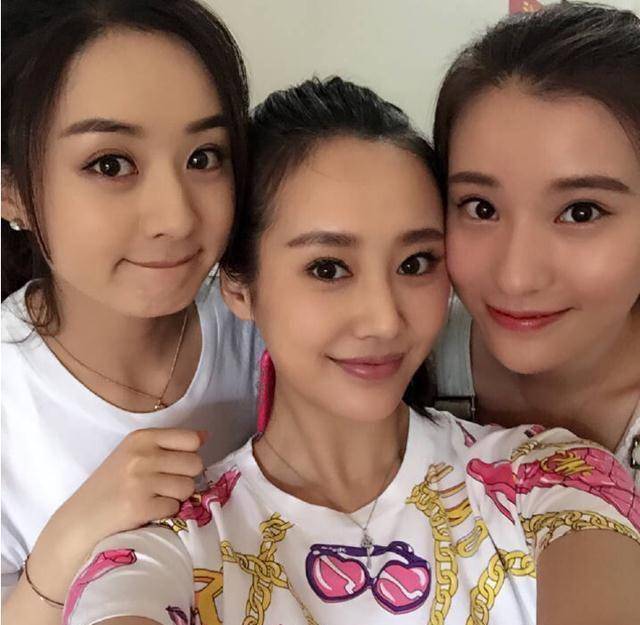 怪不得感觉《花千骨》的霓漫天眼熟,想不到小时候的qq头像是她_李纯