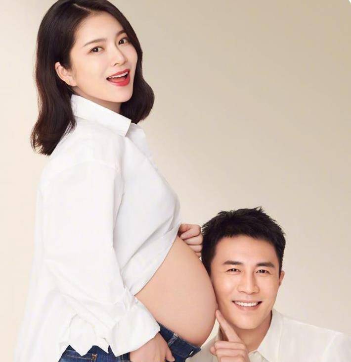 杜淳喜讯来临升级当爸,妻子王灿诞下一女,父女同框画面曝光_父亲_女儿