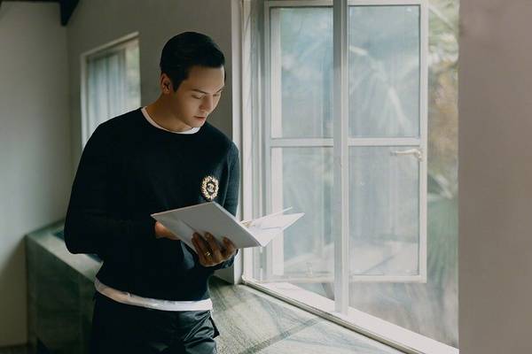 李治廷的父亲是清洁公司的老板,从小就在优渥