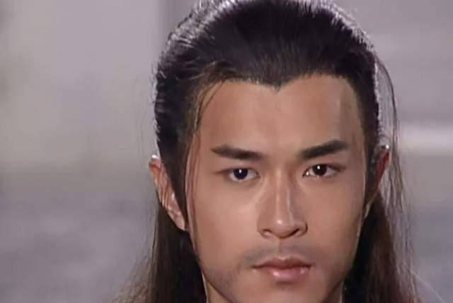 古天乐凭借《神雕侠侣》中颜如冠玉眉目如画的杨过被大众认知,他亦正