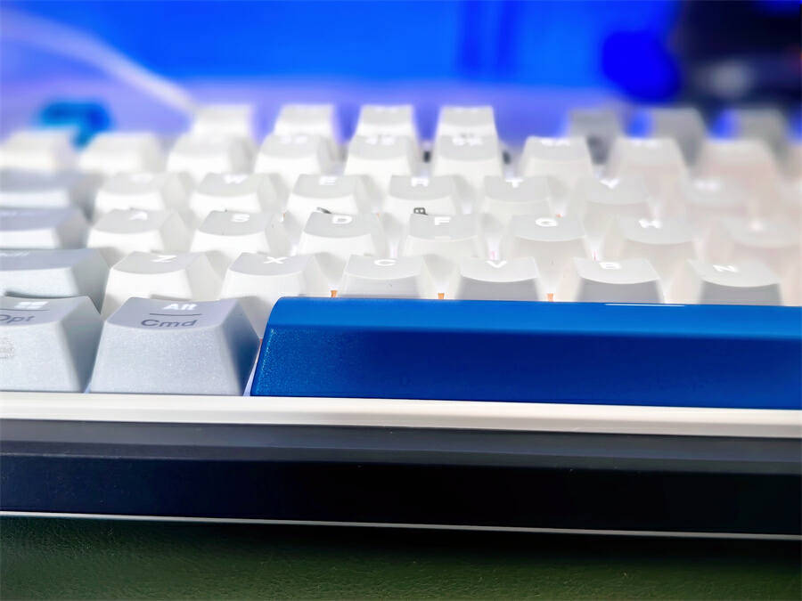 杜伽K615w 97键机械键盘实测:晶莹剔透的背后是满满幸福感