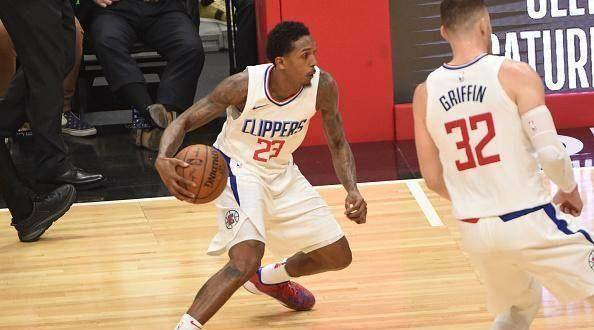 路威凶猛抢位,詹皇为兄弟出手吗_詹姆斯_比赛_本赛季