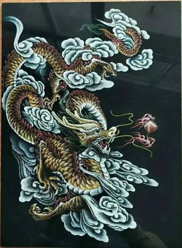 董艺石先生二十年来对石影雕奥秘的苦心探索,才取得了如今的艺术成就