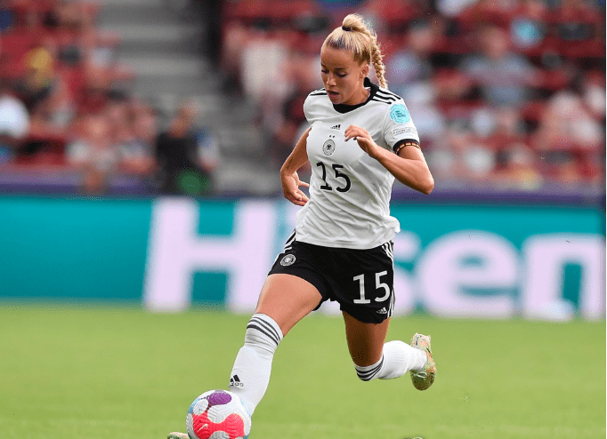 主教练说,后果自负_国家足球队_特克伦_利亚·格温