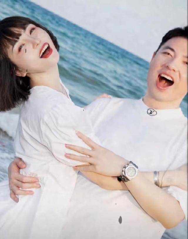 高晓松34岁前妻夕又米怀二胎,嫁帅哥再婚不到1年,大女儿已14岁_小宝宝