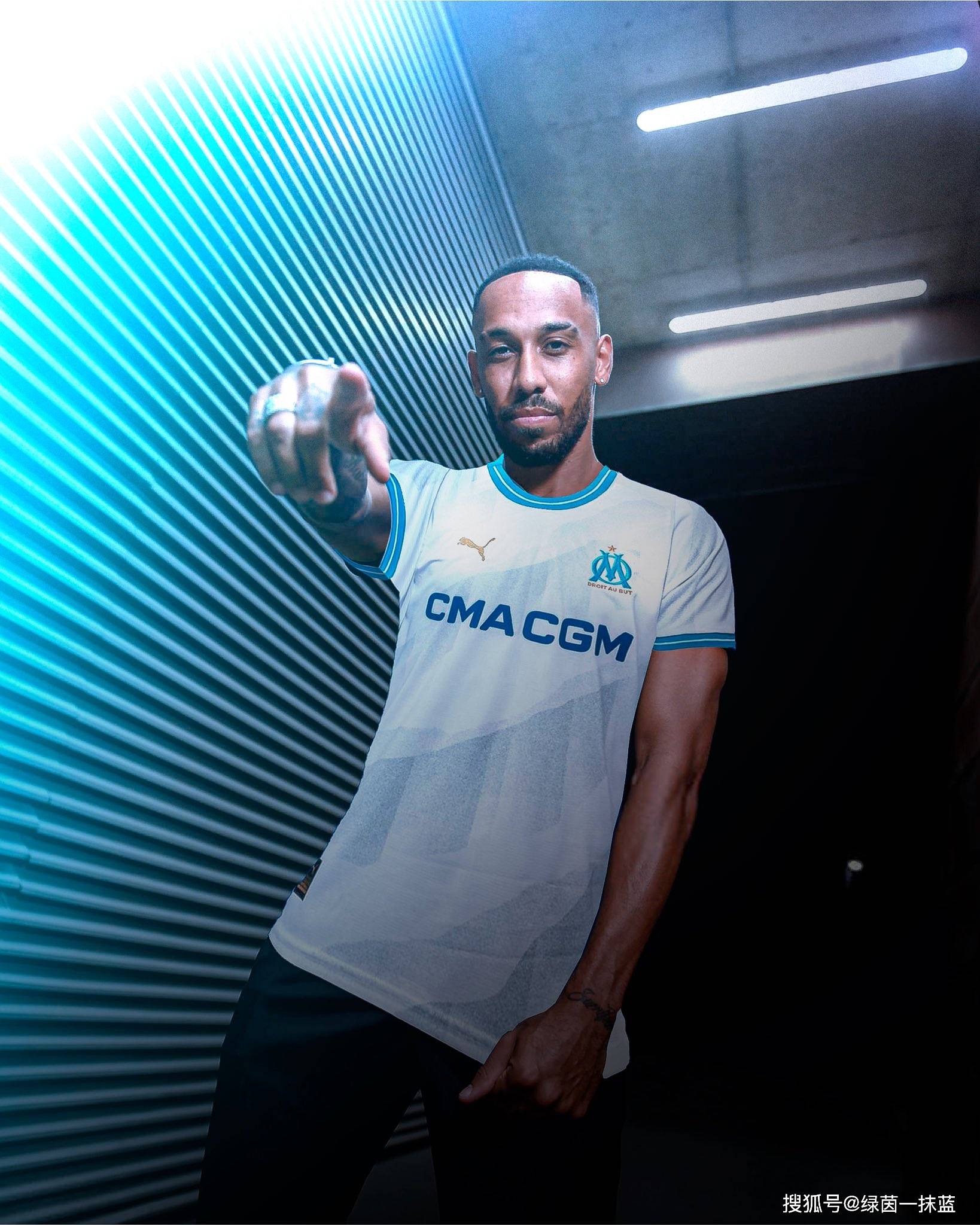 奥巴梅扬即将加盟法甲马赛,双方签约3年,奥巴梅扬或在马赛退役_切尔西