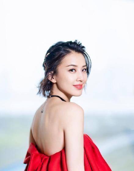 杨子结婚之前,网友们都说黄圣依是"小三",但是最近在《花花万物》大家