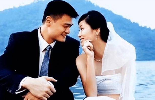 叶莉与姚明结婚15年,夫妻恩爱无绯闻,41岁越发魅力,拒生2胎_网友_小