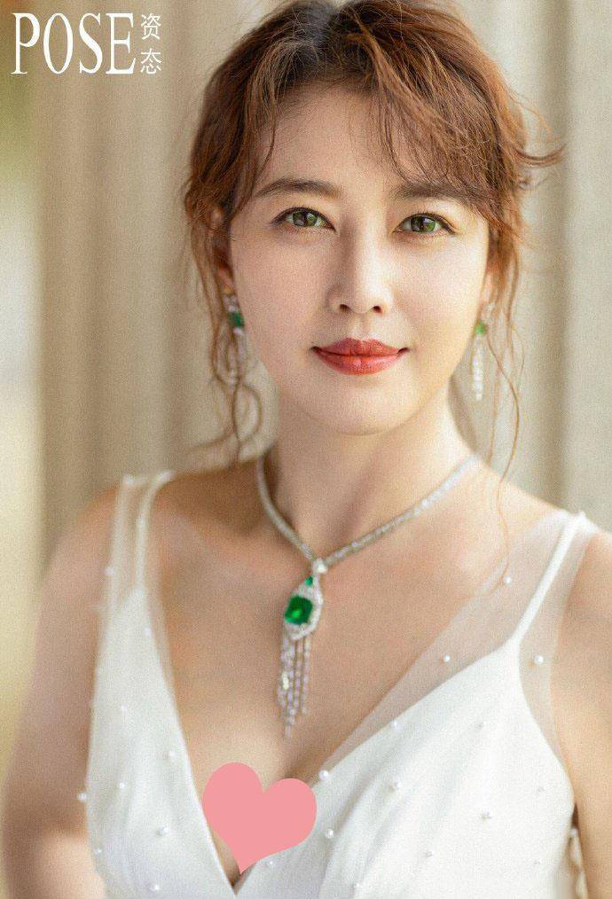 53岁周海媚越来越年轻!