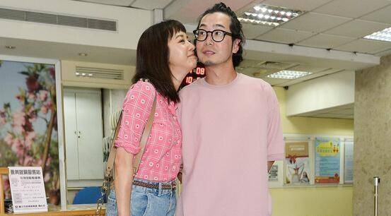 答谢会上,宣传期无法合体的两个男女主演刘以豪,陈意涵终于合体.