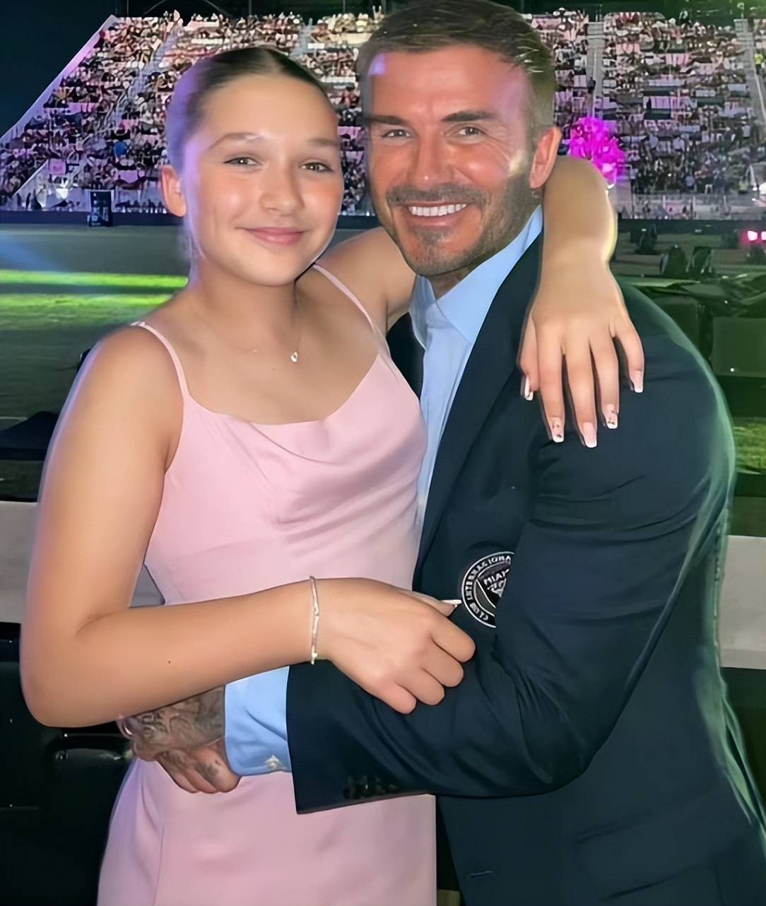 我对这件事情的见解是,贝克汉姆一家作为梅西的朋友和合作伙伴,来到