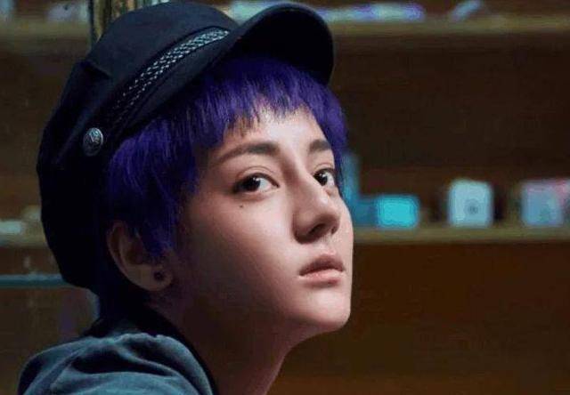 剪短头发的女明星们,唐嫣最美,angelababy迪丽热巴却不忍直视了_短发