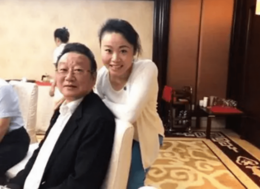歌唱家蒋大为:和初恋妻子结婚49年,风雨相伴,有辛酸也有眼泪_张佩君