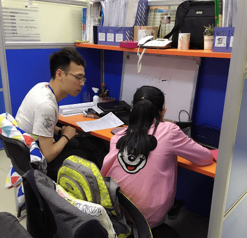 大学生暑期补课被查处,9万元课时费全部退回,为何不先管管老师_家长