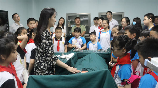 红心助苗 医路童行——盱眙县古桑中心小学赴南京医科大学开展健康