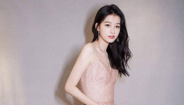 "小李沁",事业巅峰嫁影帝生女,背景强大,今成圈内最美辣妈_孙怡