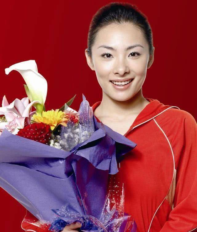 李小璐和高雷雷深夜同框,主动献身靠近!