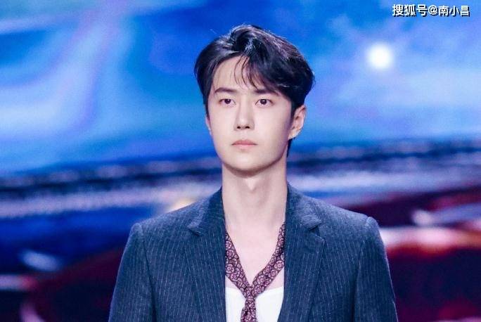 2023暑期档大片云集,王一博新片《热烈》夹缝求生,前景堪忧_票房_影片