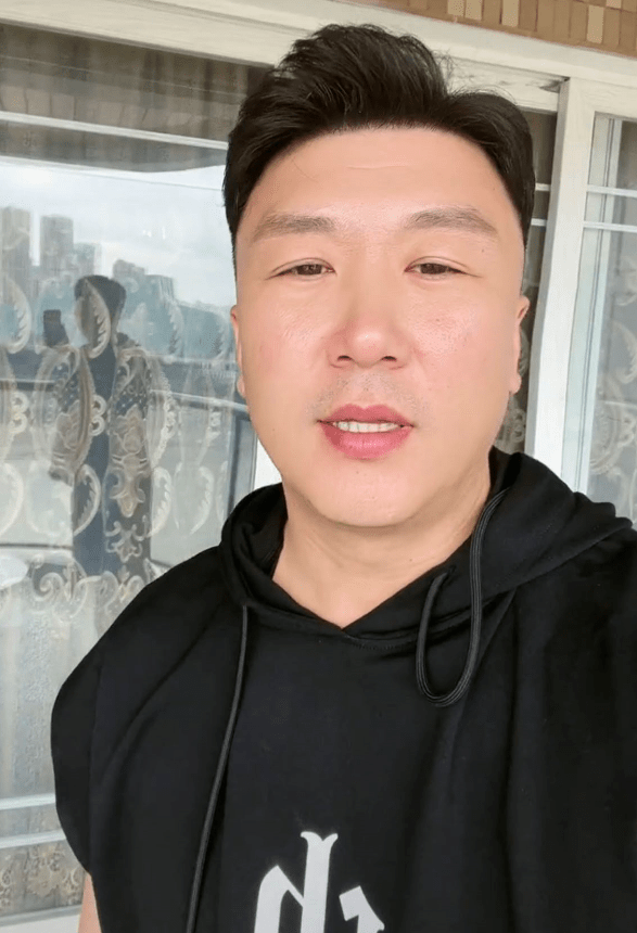 主持人张敏健宣布离开山东电视台,曝与导演不和,生活不易仍租房_直播