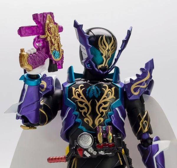 假面骑士鳄霸最强形态shf公开:老实人拥有白色披风后,依旧老实_build