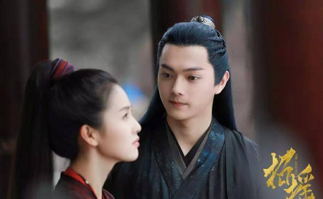 白鹿,许凯举止亲昵引热议,于正发声立场鲜明_专业_伊能静_人间