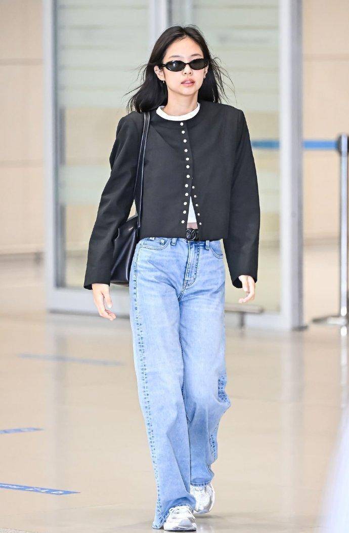 jennie因"去约会,下面上班"的穿衣风格走红,看起来显瘦又潮流_时尚
