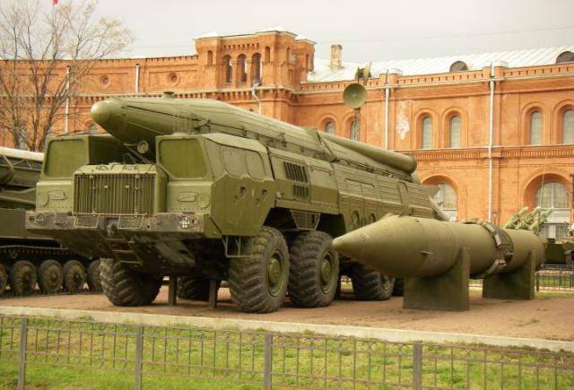 导弹工程师为8000万叛逃美国,拿走机密图纸,8月后暴尸街头_苏联_库里