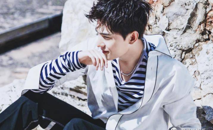 坚信杨洋现在面临的只是一个嘲讽点吐槽女明星八卦,而不是真正的黑点