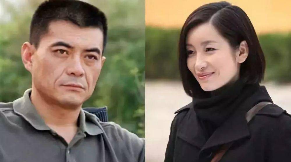 两个人因为一次拍戏合作,秦海璐当时身上喷了一种香水儿,不知道是什么