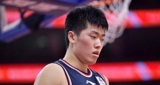 独砍17分!培养了整整一年,广东锋线终于觉醒,泪目了_张皓嘉_比赛_杜锋