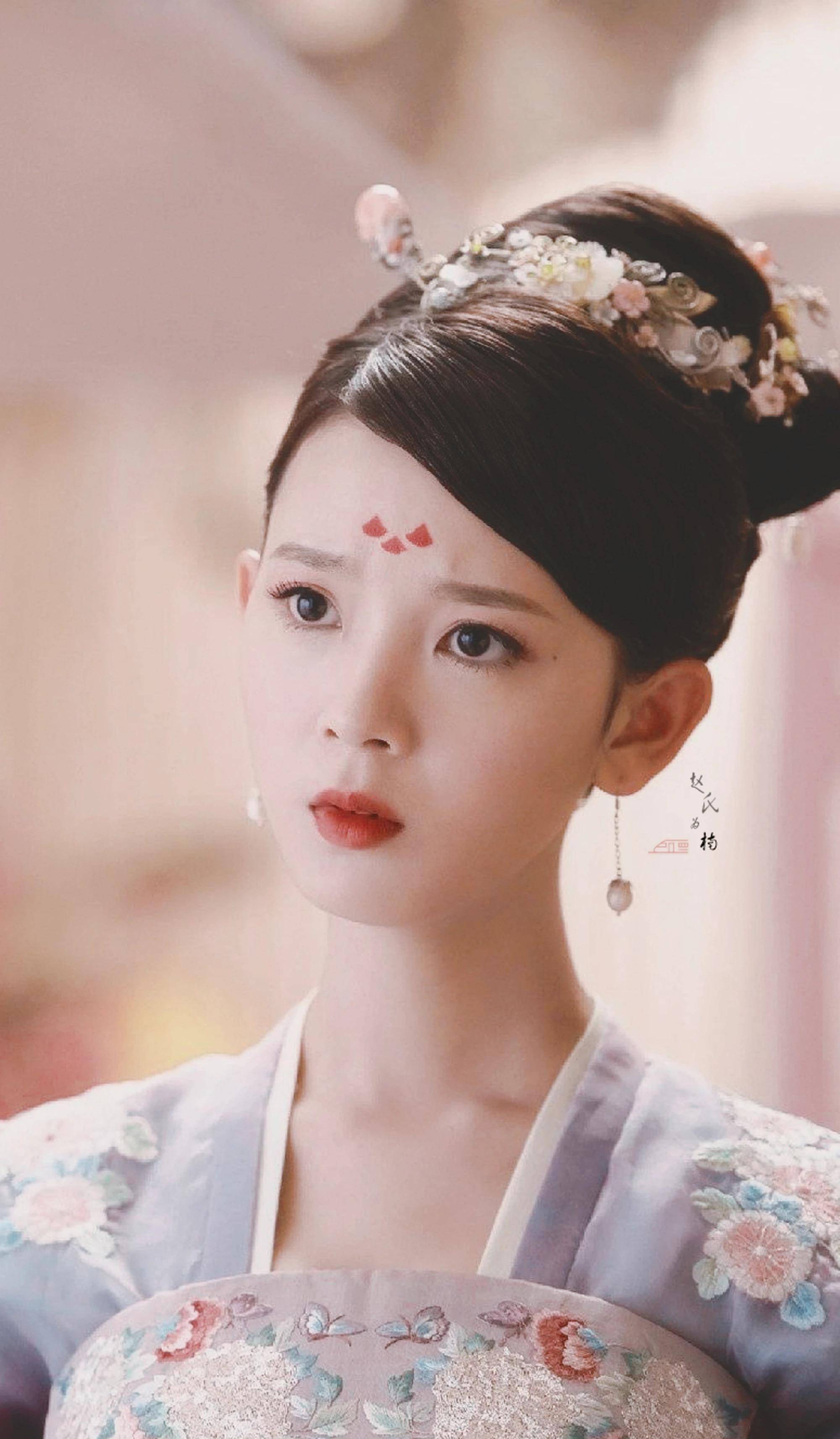 陈瑶:有演技但公司没实力,唐人力捧也不行,担心解约后成为金晨_作品