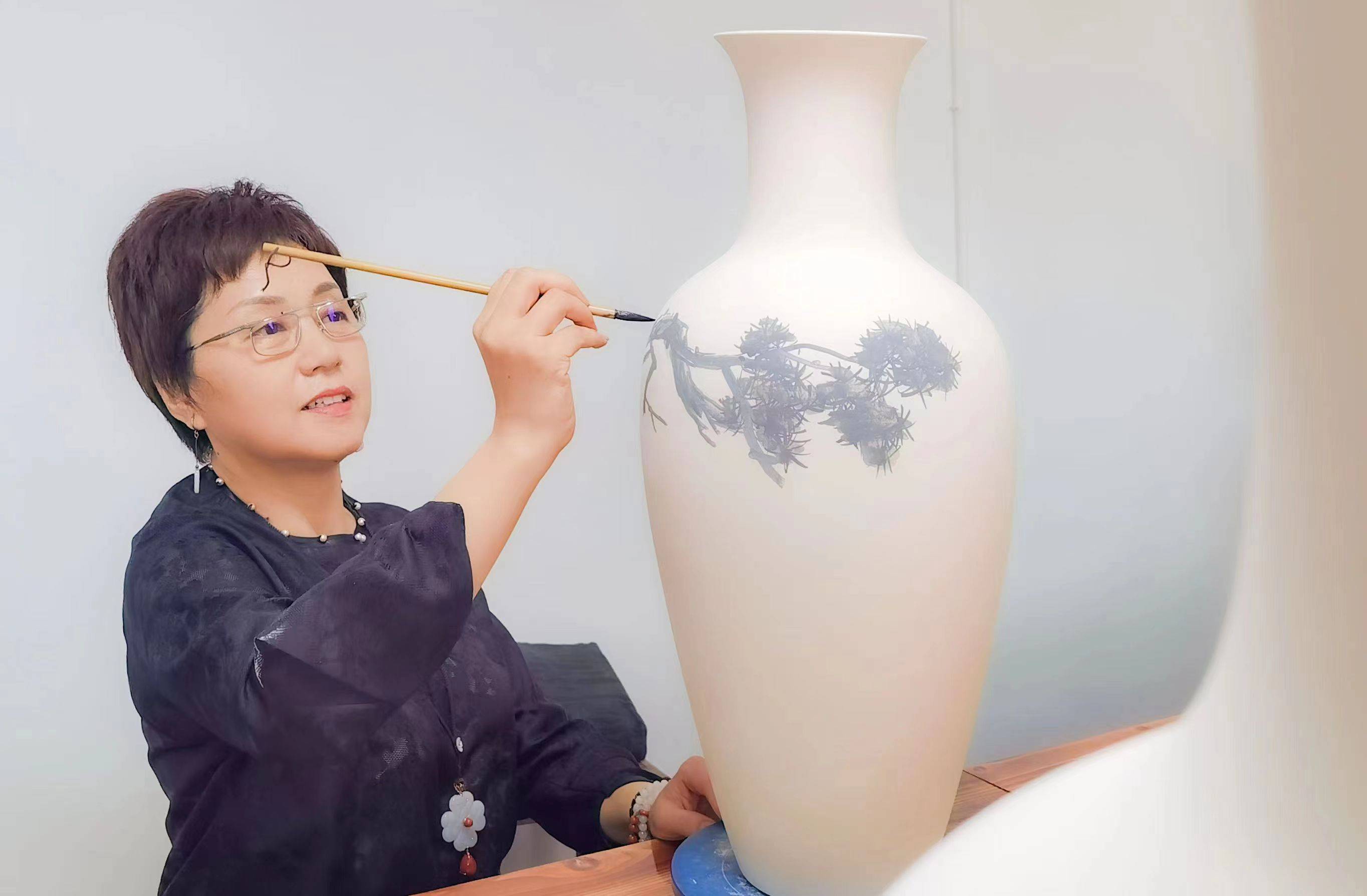 傅长敏:在"2023中国工艺美术大师工作会议"(陶瓷分会)上的发言_轻工业