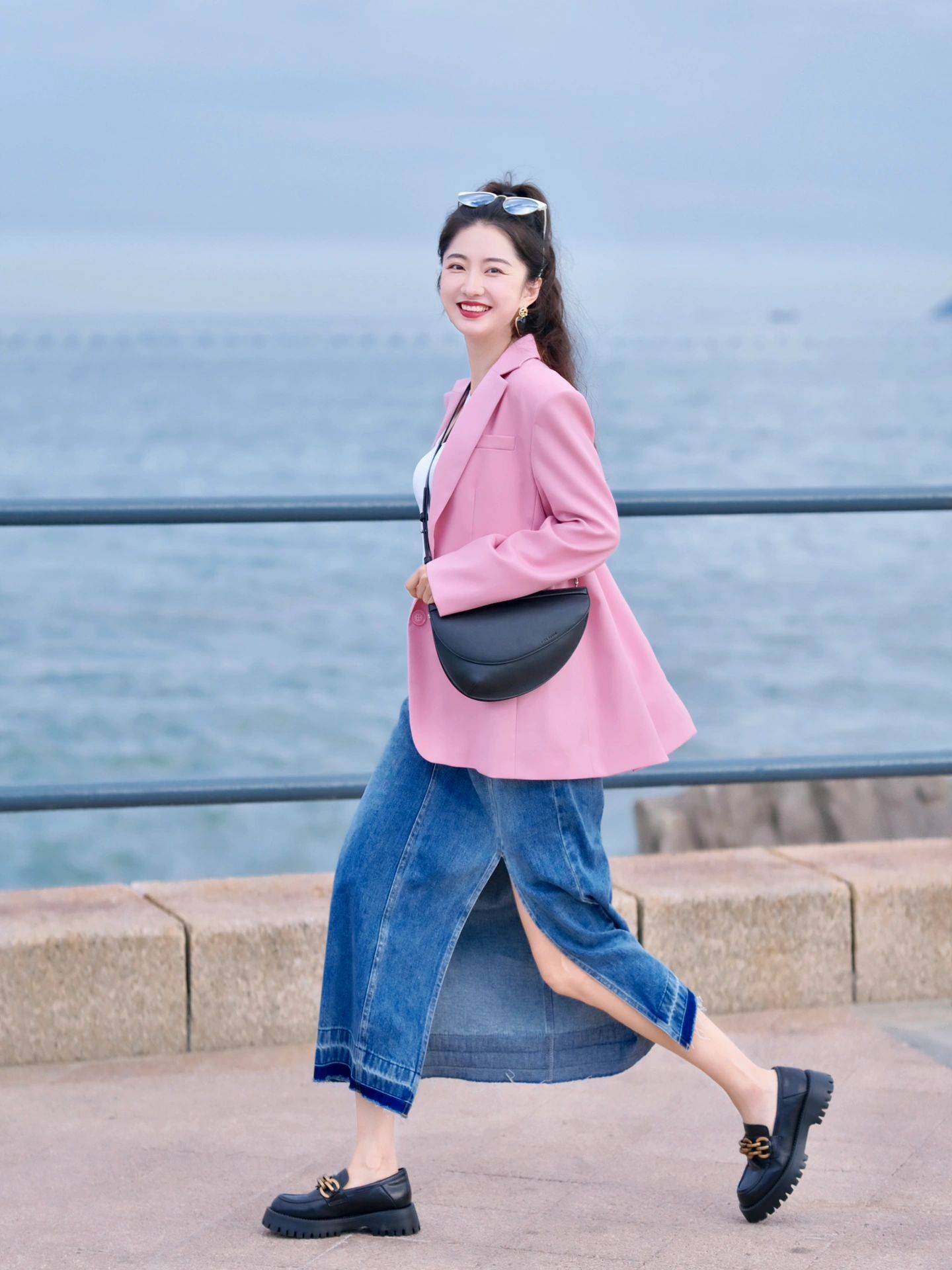 有品味的女人,夏天很少穿这4个颜色的衣服,廉价土气,不够高级_气质