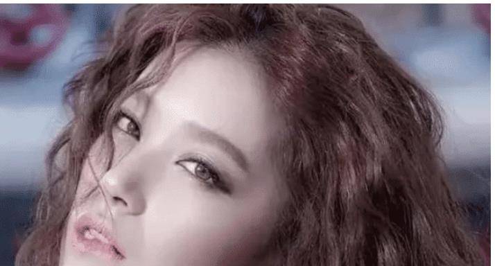 女明星咬嘴唇谁最美?