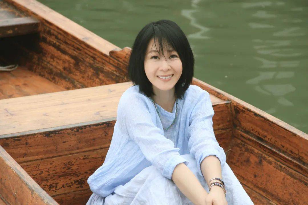享受独处,不怕孤单的"结婚狂"——刘若英_身份_角色_一个人