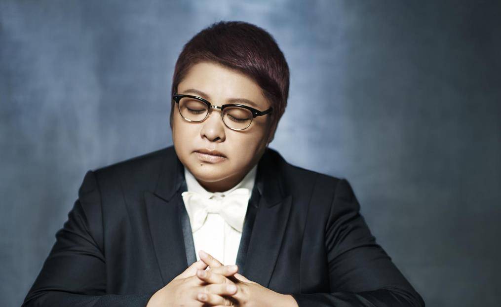 韩红哽咽回应被举报贪污事件:做好人太难,这事我到现在都过不去_武汉