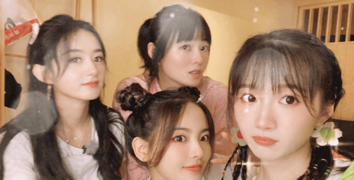 都以为美颜自拍更漂亮,看了李浩菲和赵丽颖的照片后,瞬间改观了