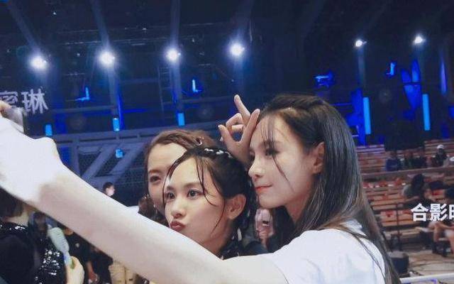 沈梦辰搞闲置事业比王霏霏重要,真的是塑料姐妹花呀,哈哈哈