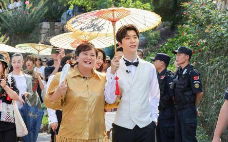 首次现身身材苗条,传言匪夷所思当事人回应_减肥_范丞丞_成功