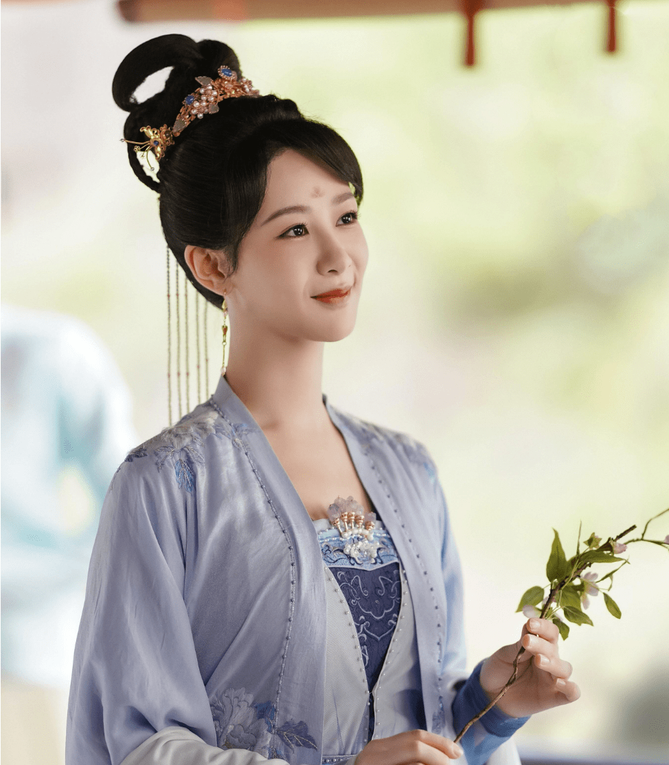 《长相思》开播就爆,躲过了女主杨紫,却被33岁男四号惊艳了!_角色_剧