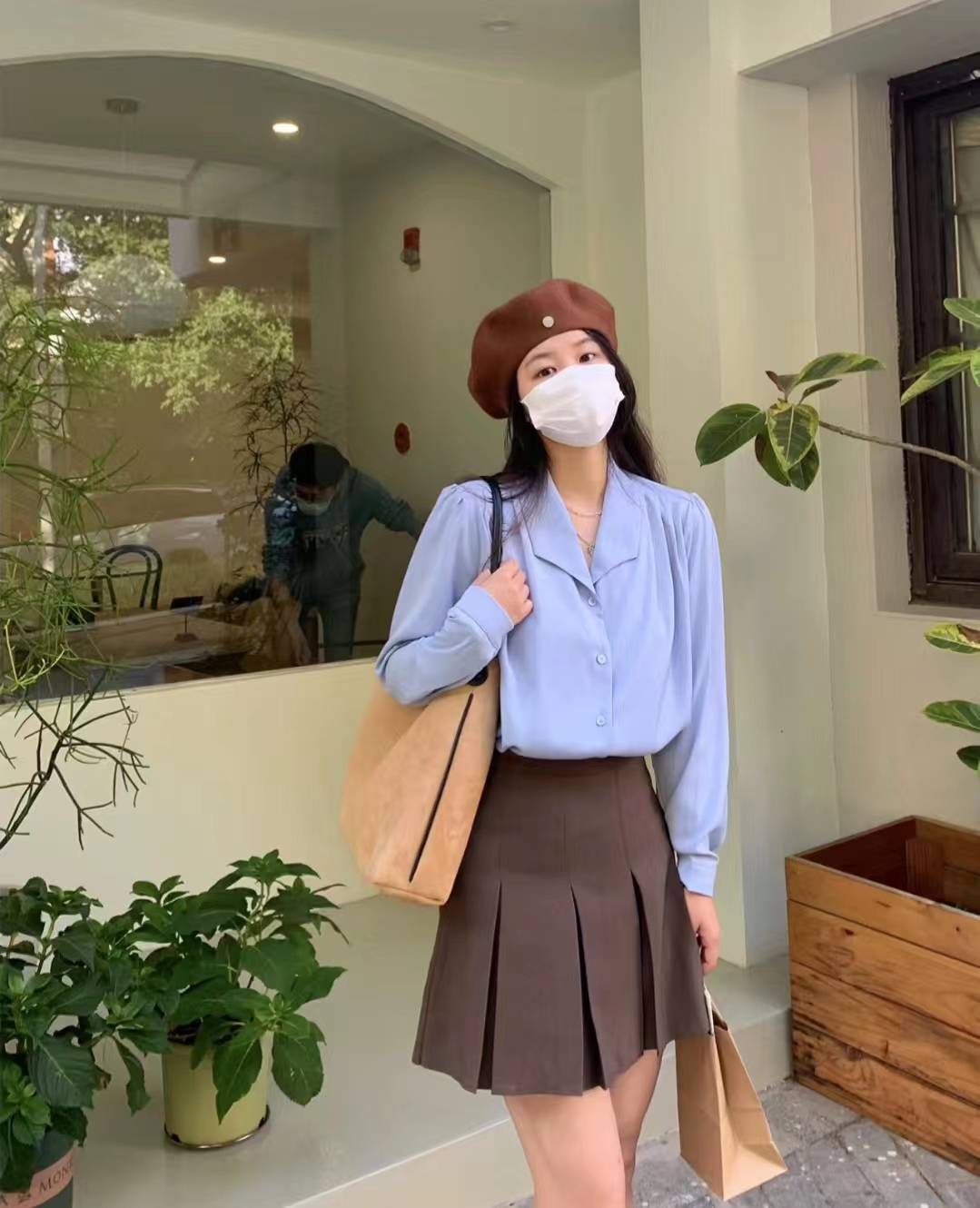 咖啡色裙子配什么颜色上衣好看,咖啡色裙子搭配效果图_look_感觉_女性
