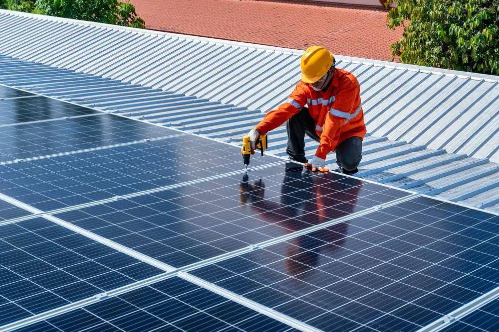 中国光伏装机规模连续10年位居全球第一_青海省_能源_发展