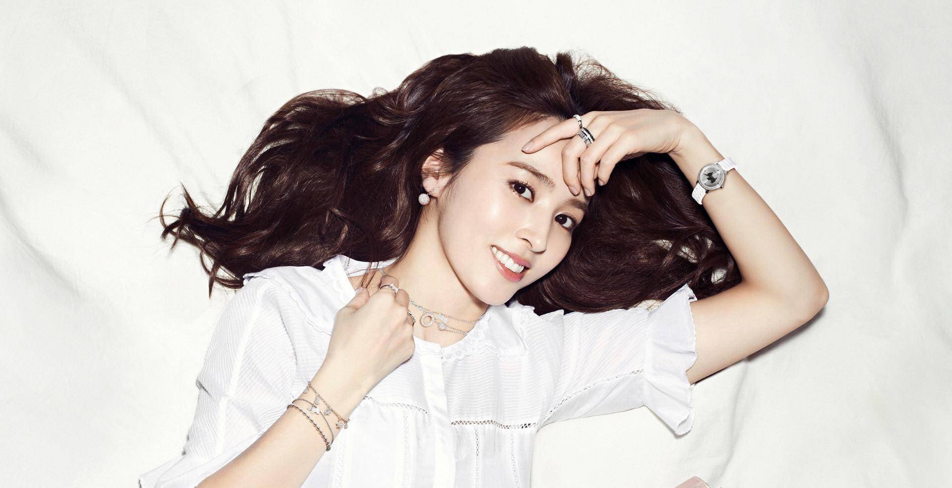 韩惠珍和前男友相恋8年分手,转身嫁给小7岁的韩足老公,育有一孩_生日