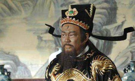 包拯是“中毒”而死？检测包拯遗骸，发现宋仁宗的无心之举-包拯被质疑,展昭说出他的身世,皇上连龙椅都坐不稳了