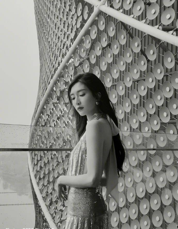 蔡徐坤发色,朱一龙皮手套,全翻车?_find_风格_lisa