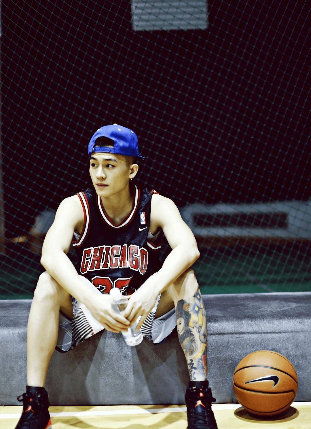 双面欧豪:当霸气沉稳的"持卷人",遇到阳光暖萌的铁憨憨_少年_观众