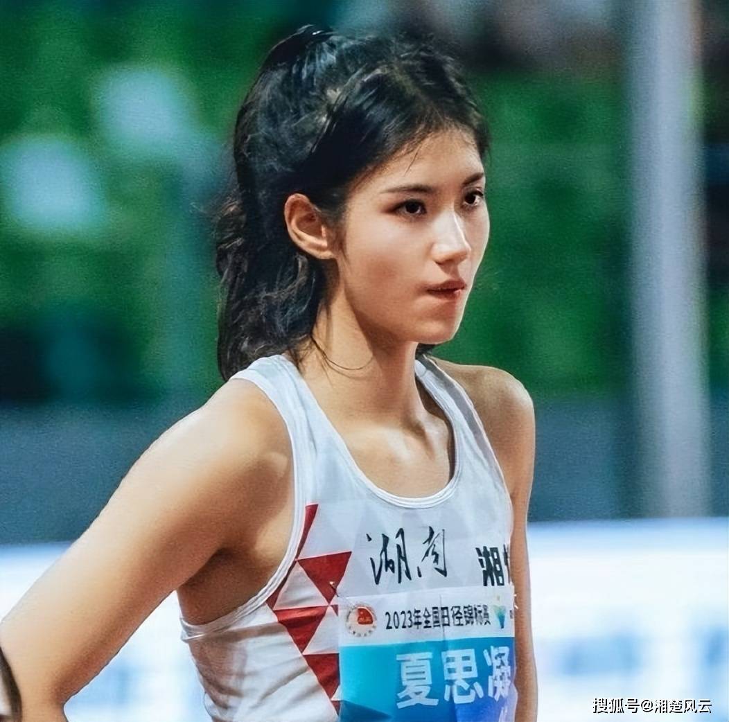 国内田径三大顶尖美女运动员,颜值与实力并存,一位视刘翔为偶像_吴艳