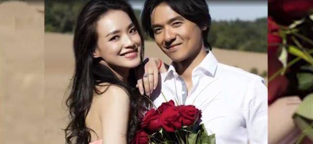 舒淇老公冯德伦与妈妈罕见现身,80多仍气质优雅,曾是60年代红星_石燕