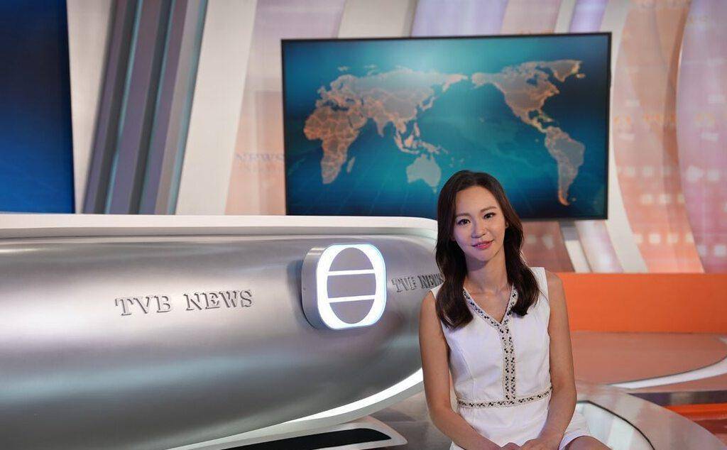 前tvb新闻主播麦诗敏早前于英国旅行时被男友求婚,并大晒鲜花及有