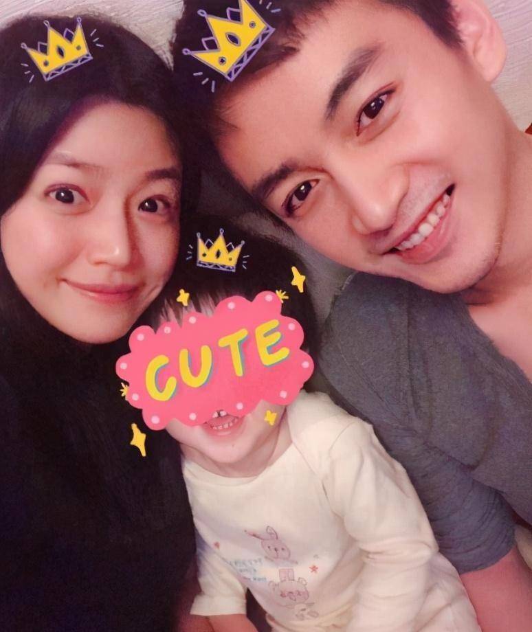 他长着一张花心脸,但比谁都爱妻子,孩子姓名正反念都是爱你_陈晓